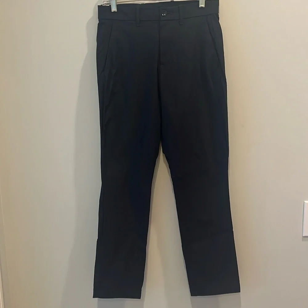 GAP men’s navy blue slacks / pants. Slim tech. Size 28 x 28